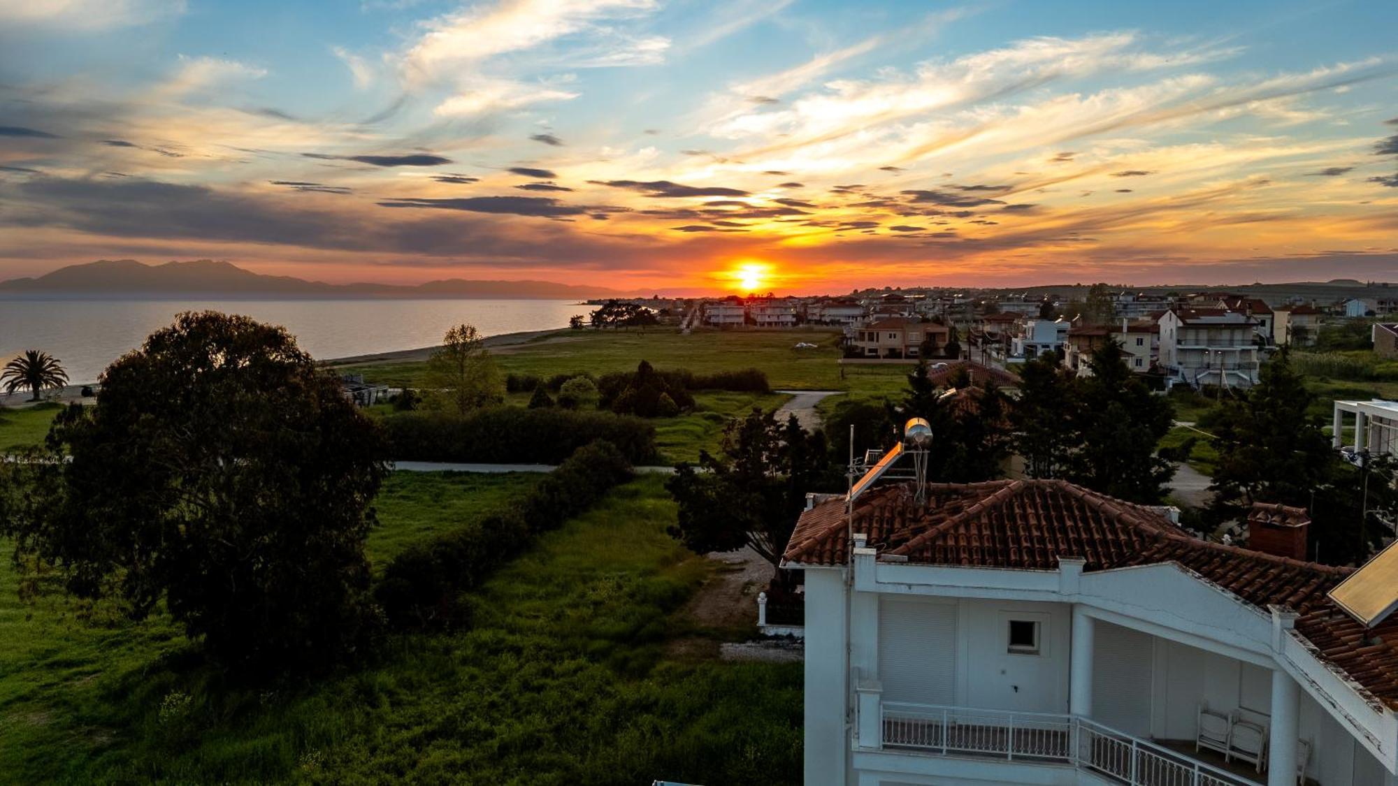 Nafsika Suites (Adults Only) Nea Moudania Dış mekan fotoğraf